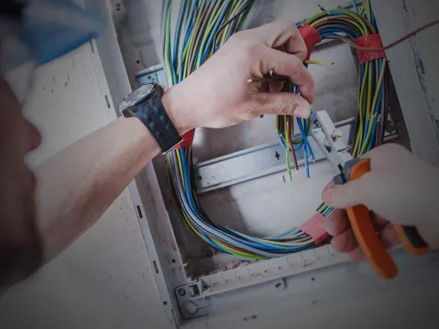 24/7 Electrician in North York