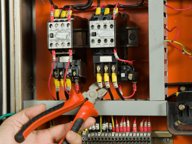 24/7 Emergency Electrician in Ontario