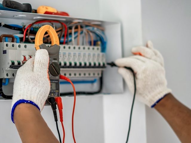 How to Identify Electrical Problems in Your Home